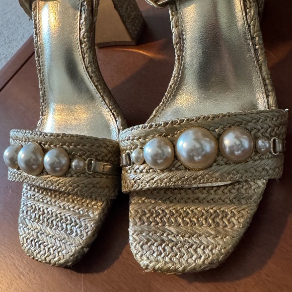 Lilly Pulitzer May Heeled Sandal Raffia Pearl Block Heel Gold Size 6.5 - Picture 14 of 16
